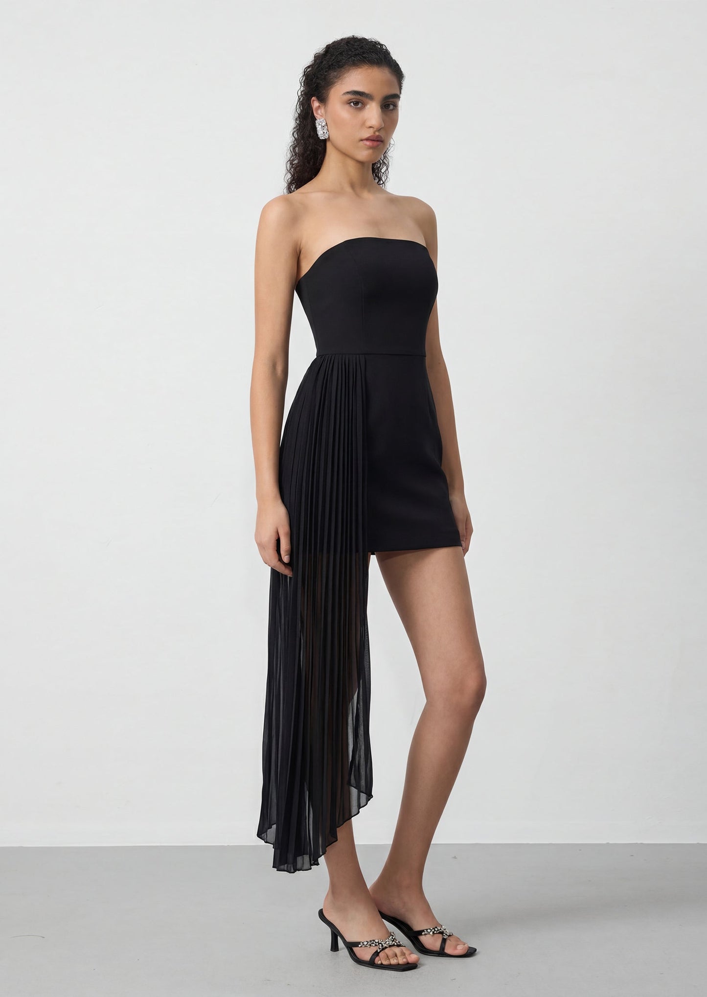 Amanda Strapless Mini Dress In Black