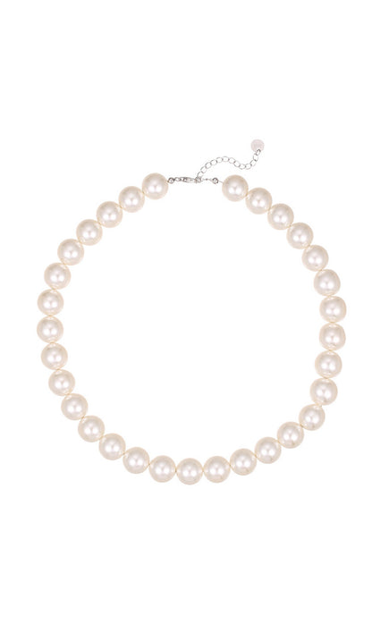 Elegant Simple Pearl Necklace