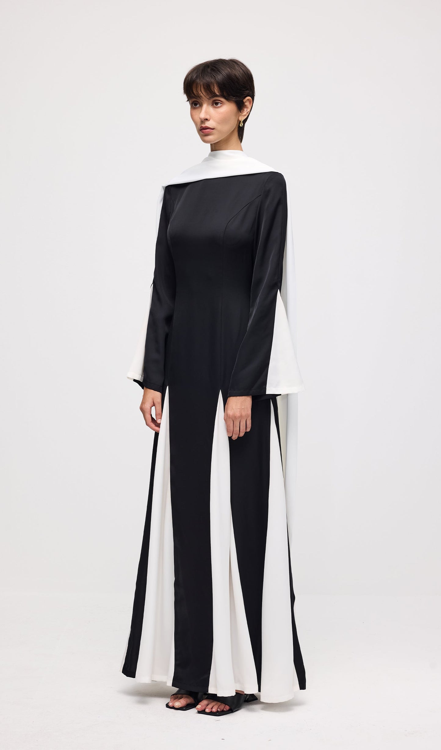 Knitted Triangular Inserts Maxi Dress In Black