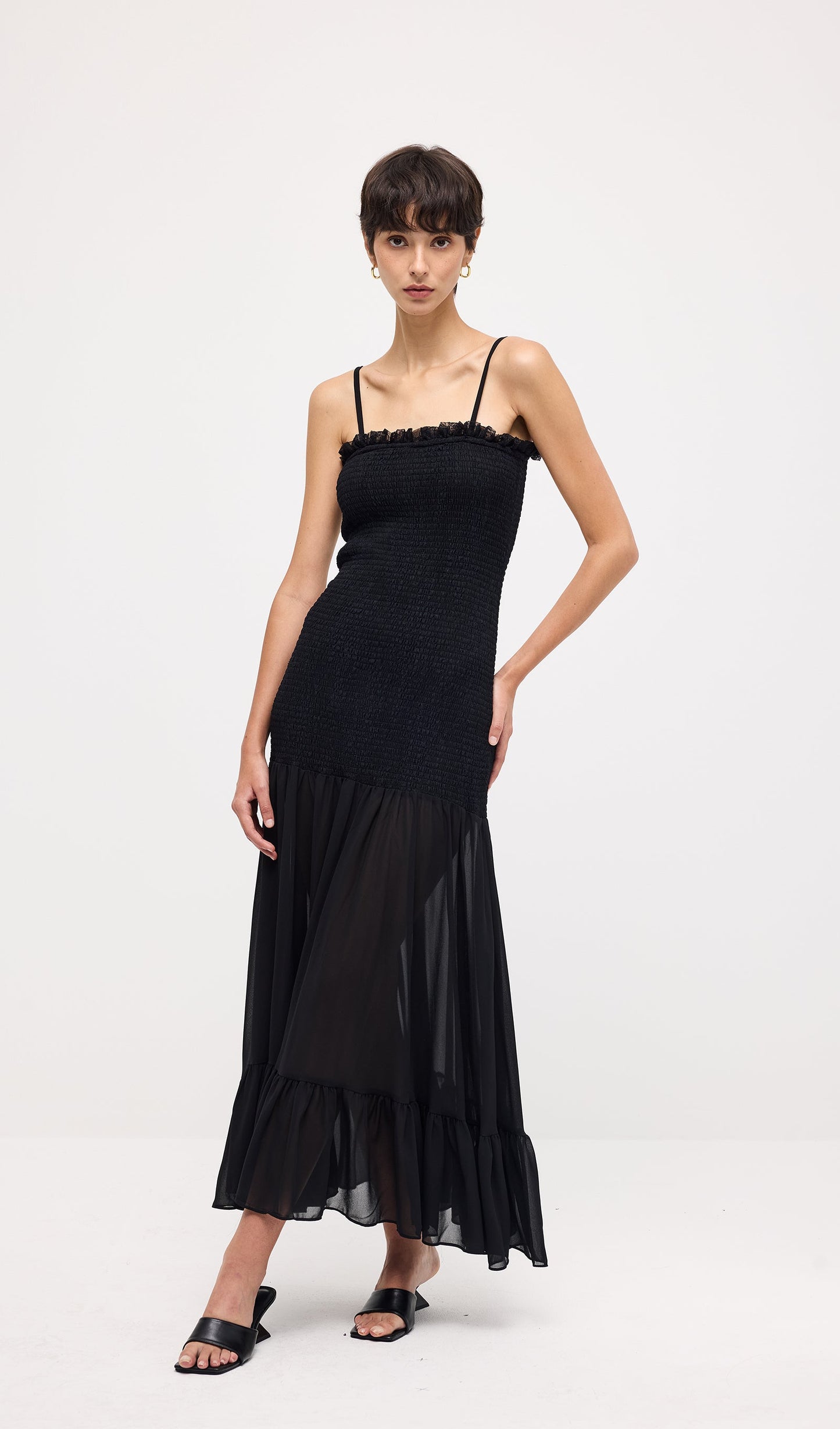 Sleeveless With Gathers Maxi Dress In Black