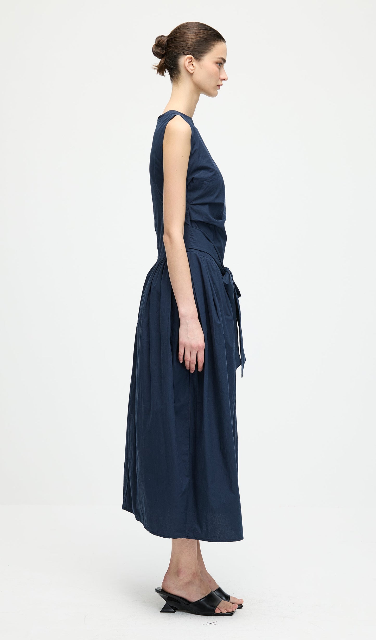 Solid Round Neck Sleeveless Midi Dress