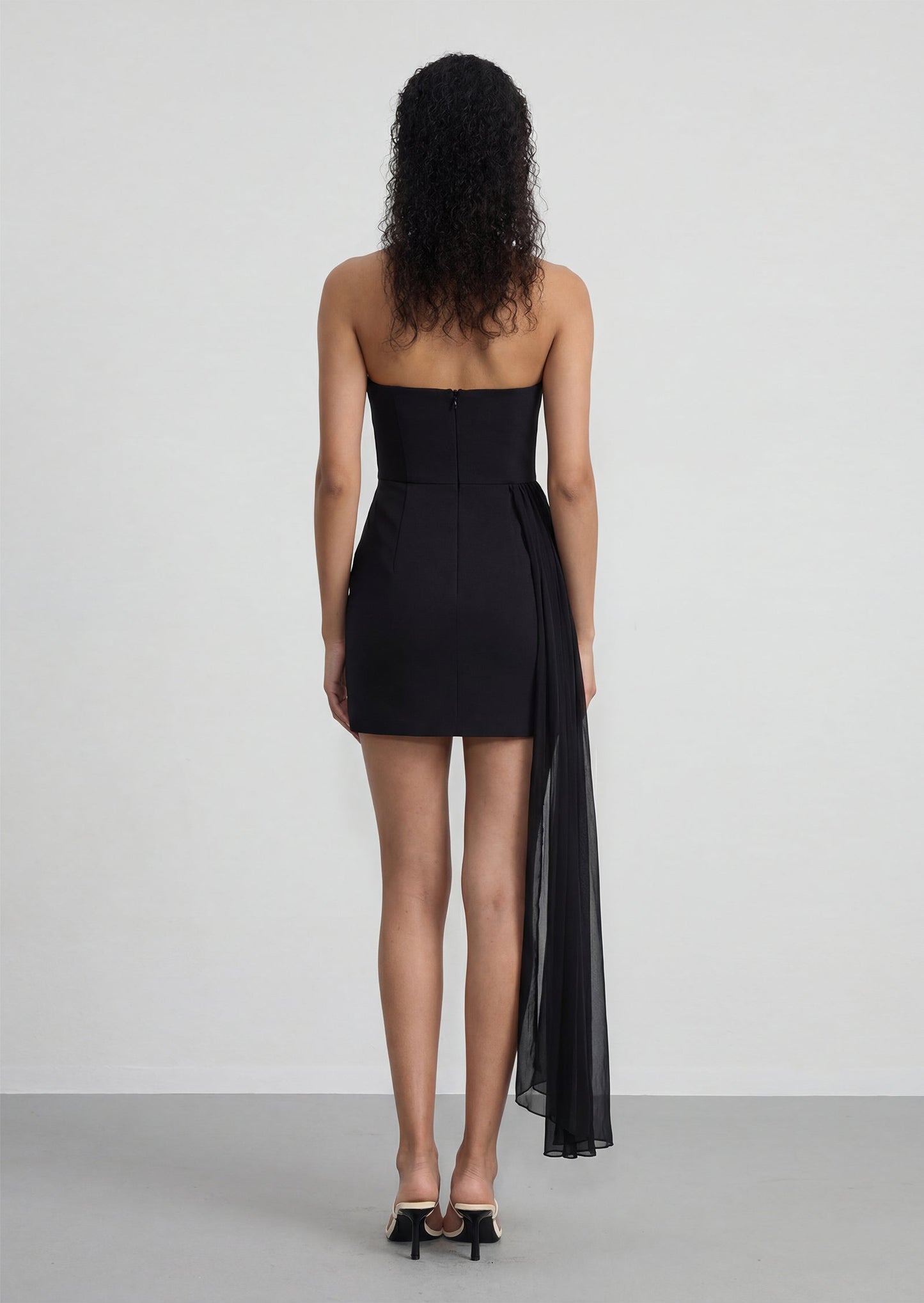 Amanda Strapless Mini Dress In Black