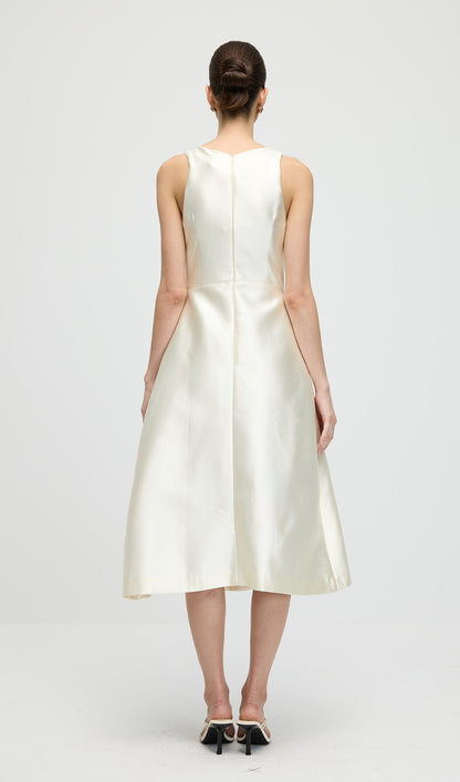 Sleeveless V Neck Bow Midi Dress In White