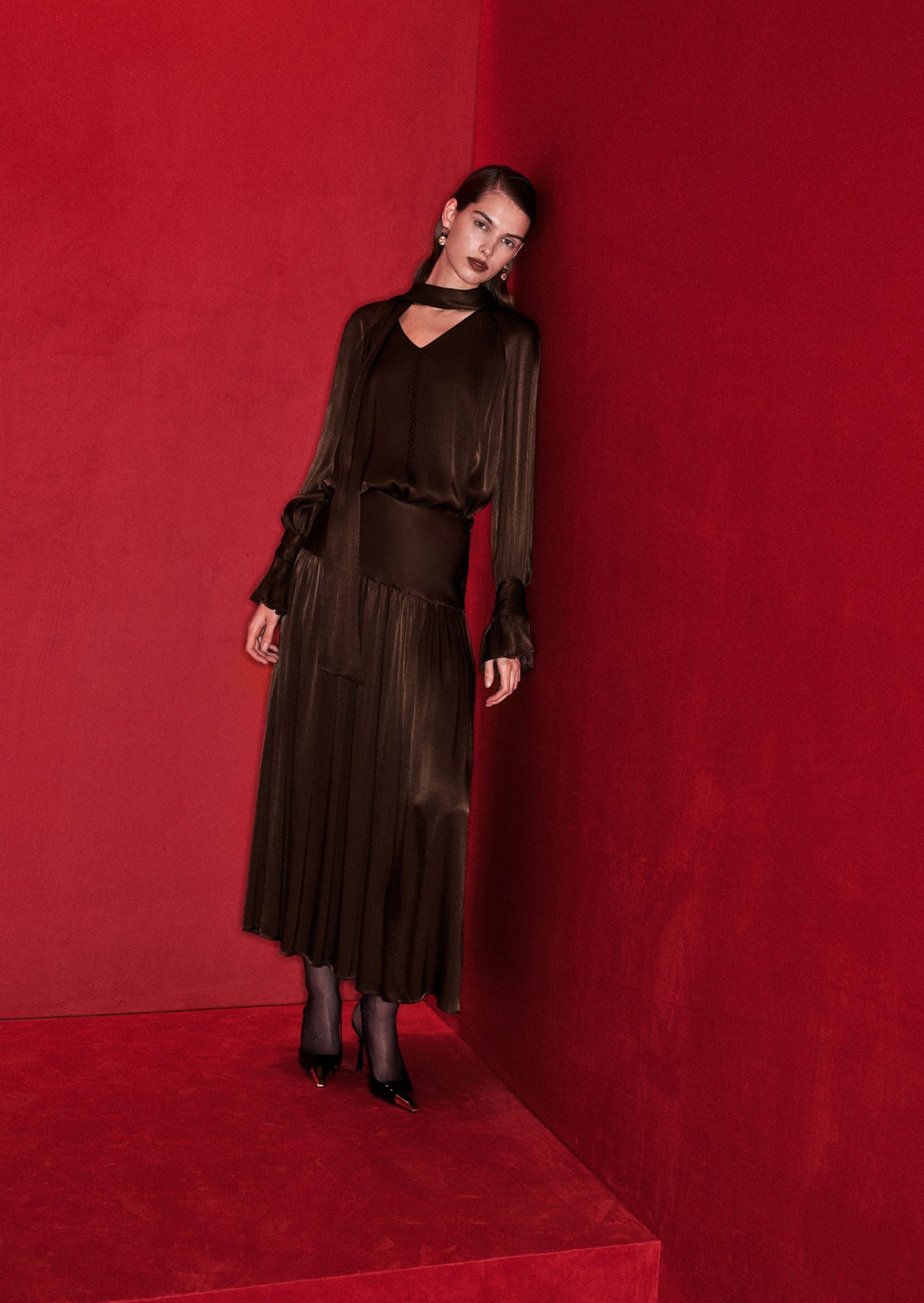 Viscose Midi Dress With Matching Ribbon Scarf In Brown