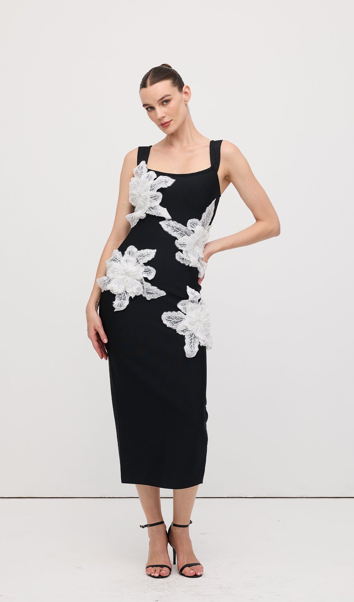 Sleeveless Diamond Flower Bandage Midi Dress