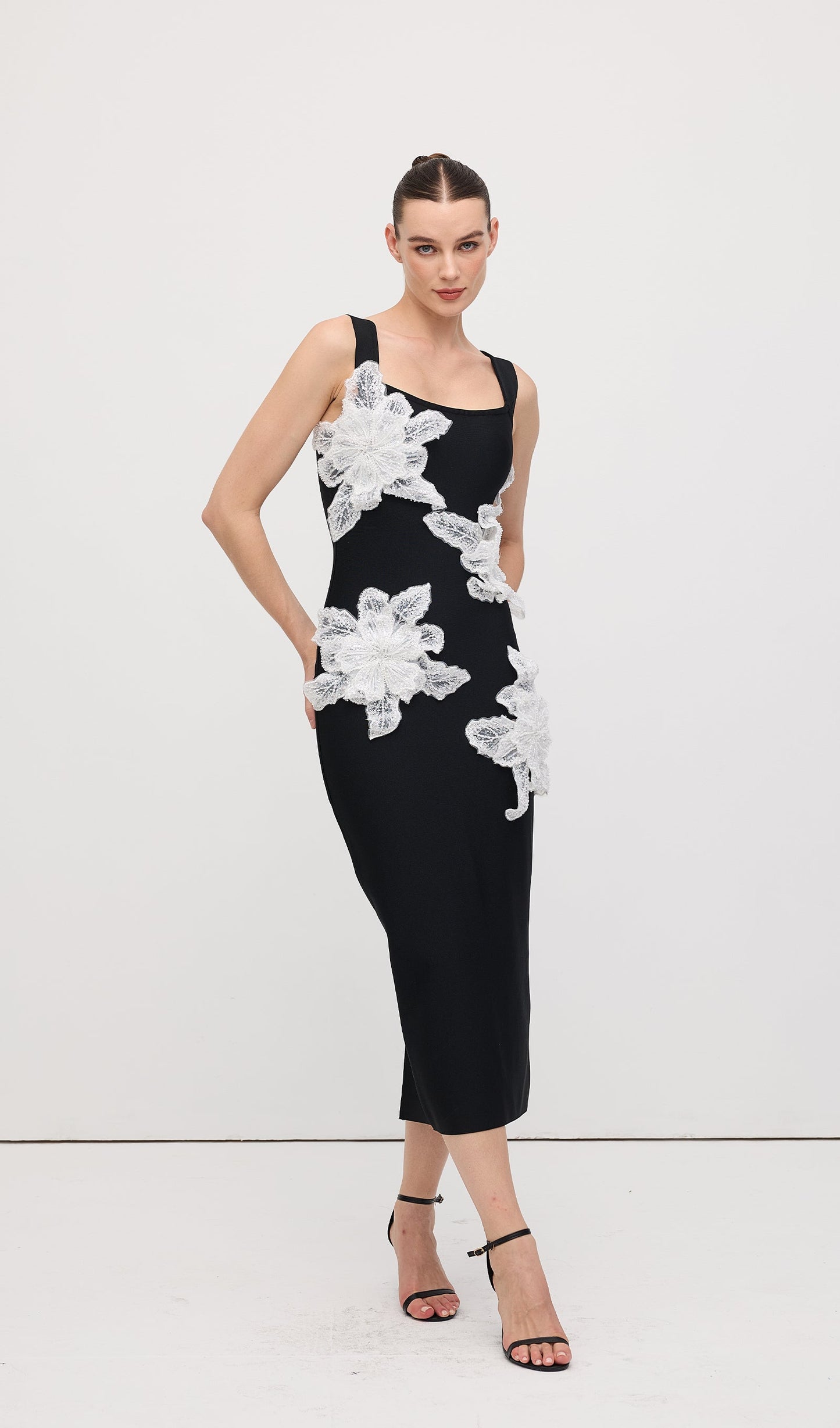 Sleeveless Diamond Flower Bandage Midi Dress