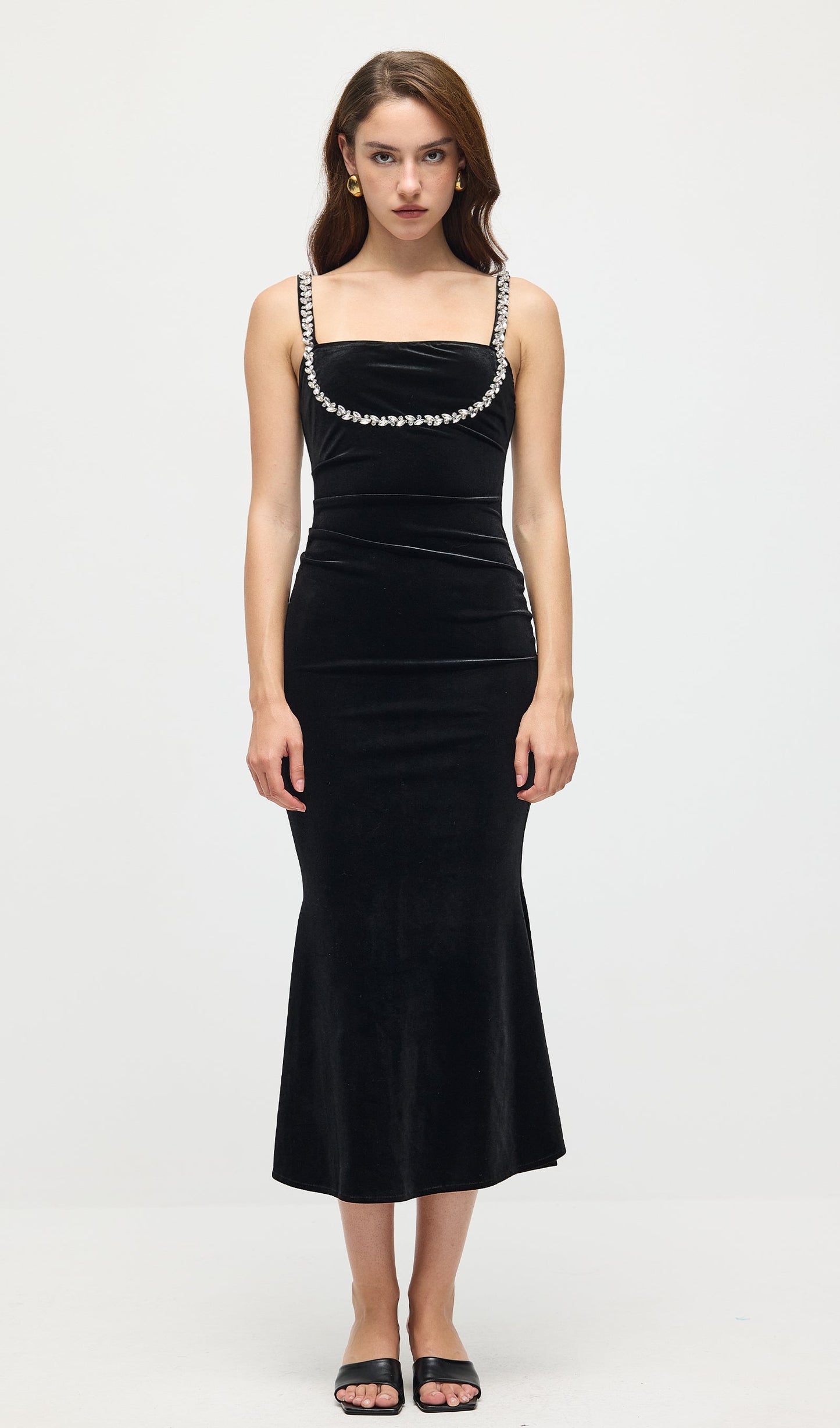 Embellished Sleeveless Velvet Midi Dress In Black