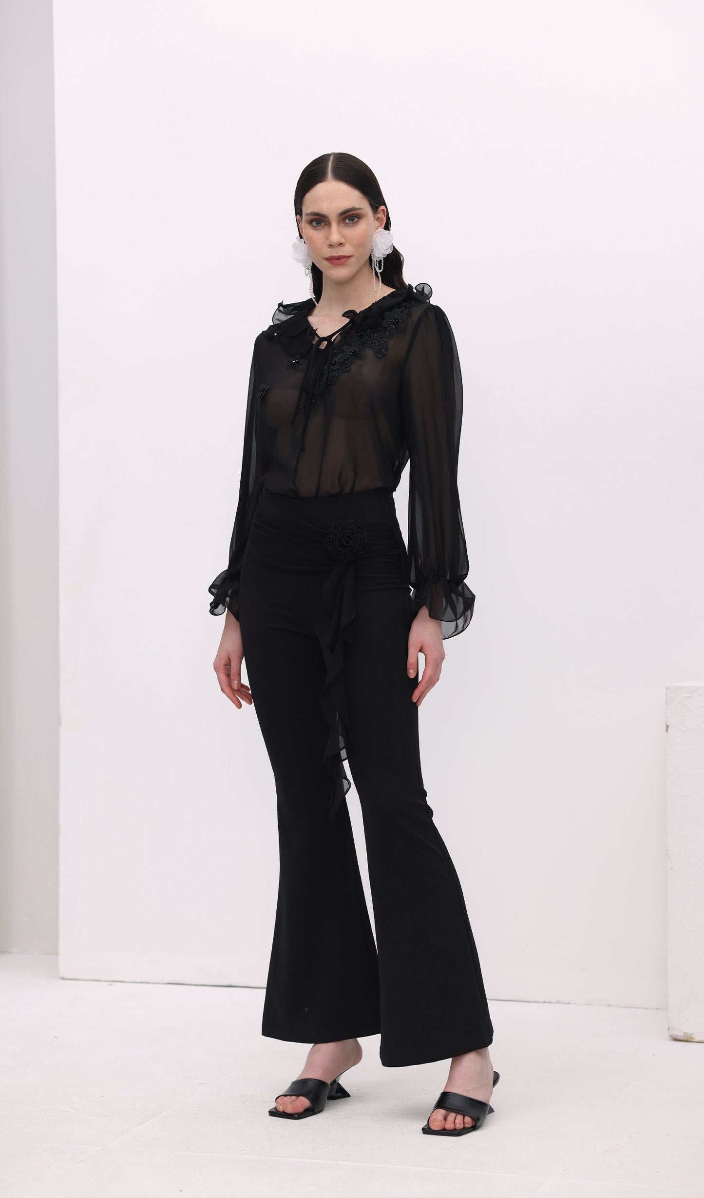 Florwer Detail High Waist Flared Trousers