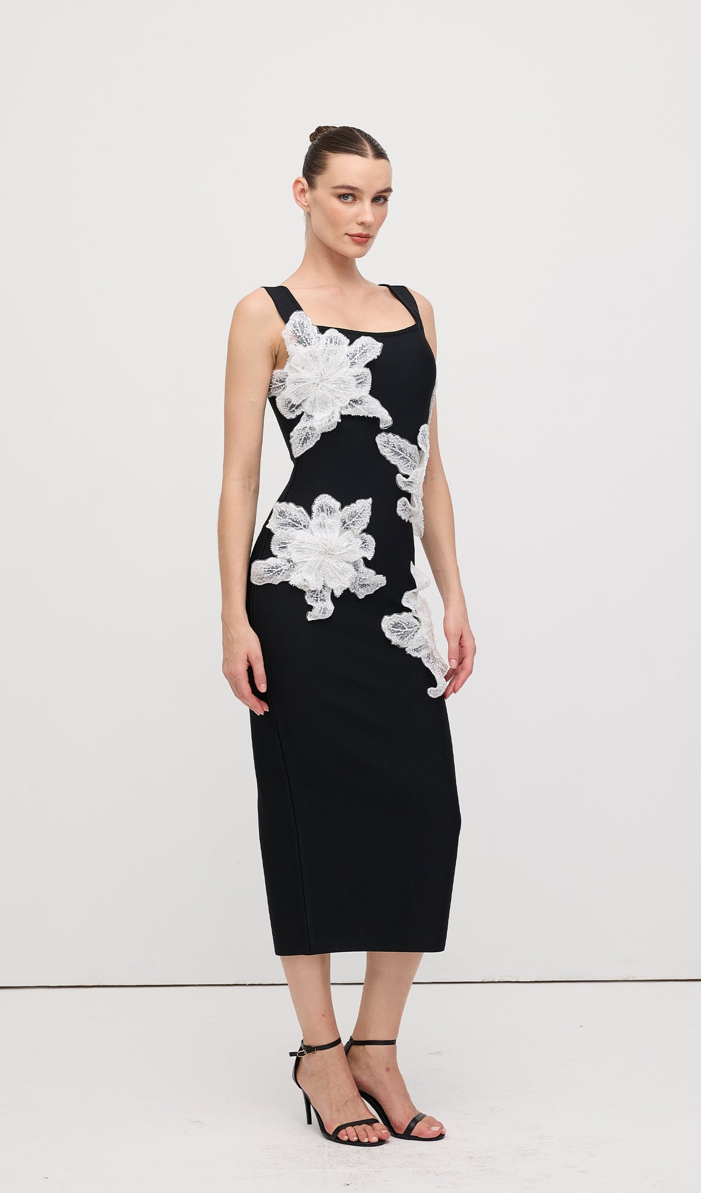 Sleeveless Diamond Flower Bandage Midi Dress