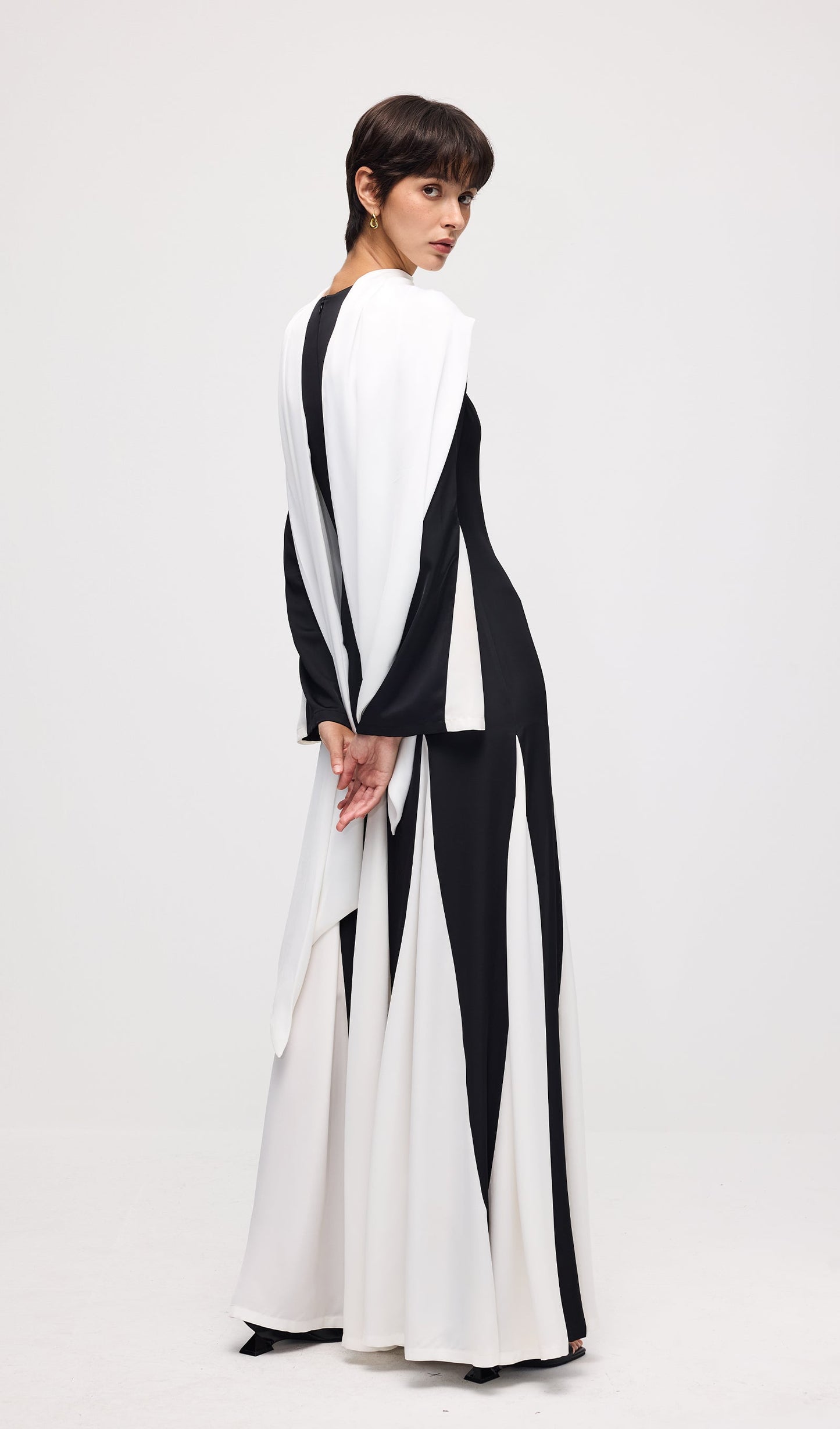 Knitted Triangular Inserts Maxi Dress In Black