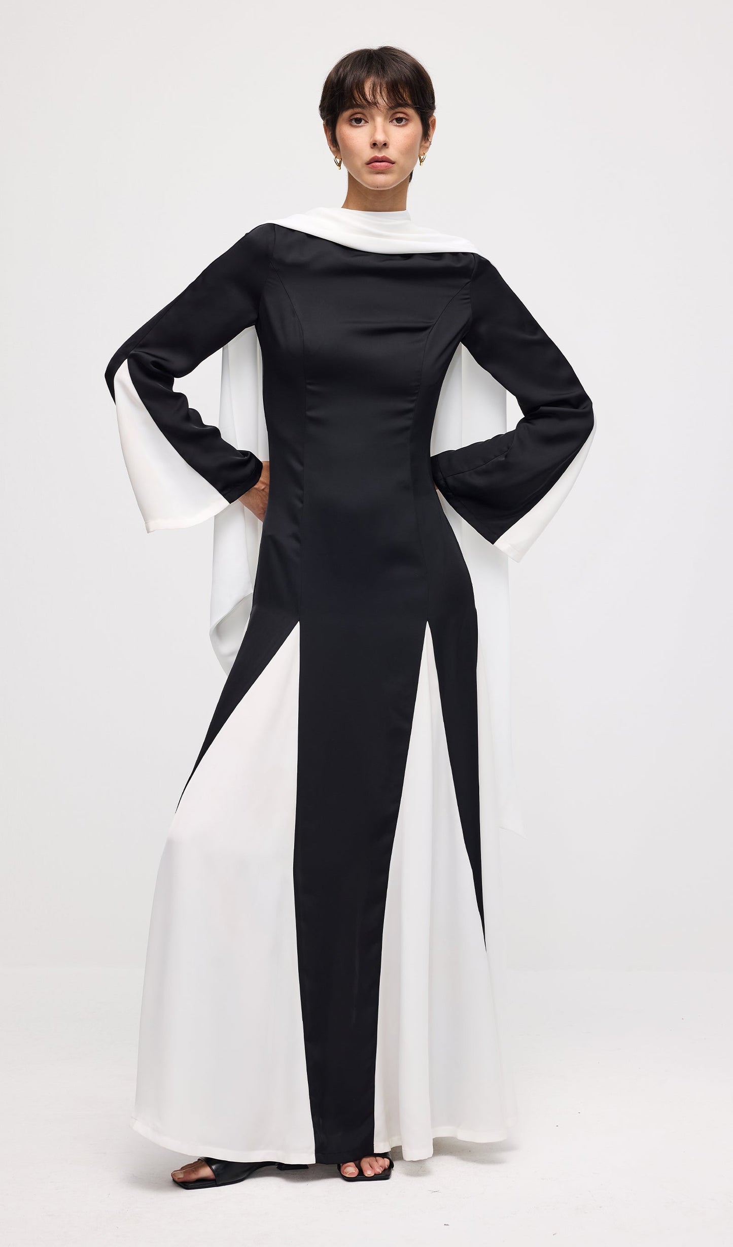 Knitted Triangular Inserts Maxi Dress In Black