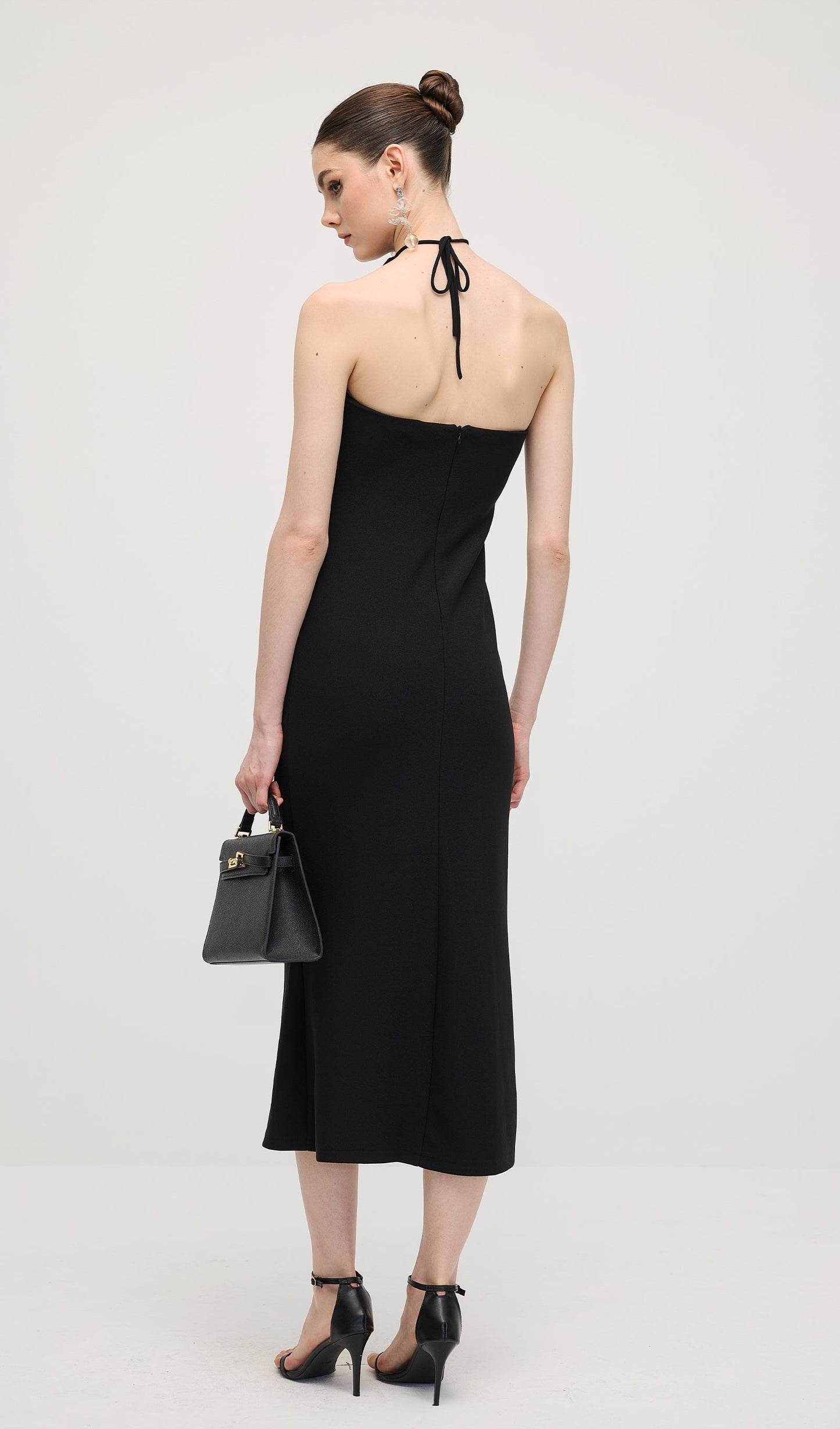 Solid Off Shoulder Midi Dress In Black